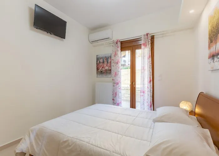 Plaka Apt Homeleader